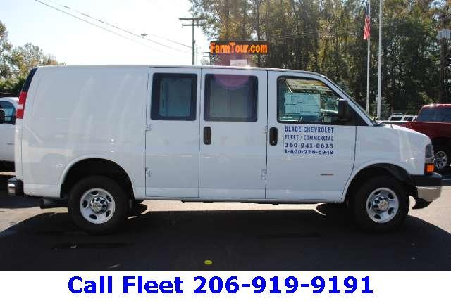 Chevrolet Express 2010 photo 2