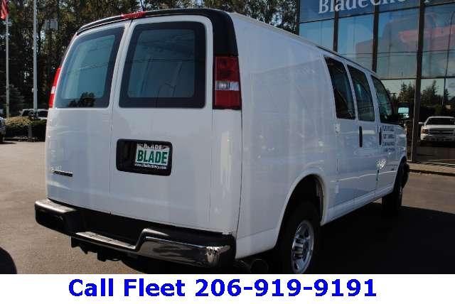 Chevrolet Express 2010 photo 3