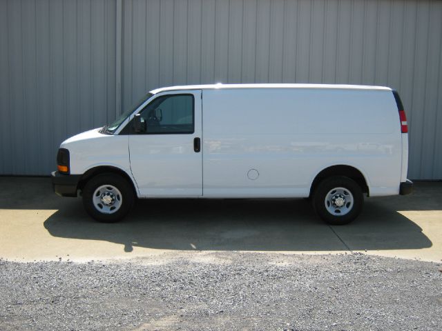 Chevrolet Express 2010 photo 1