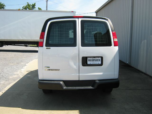 Chevrolet Express 2010 photo 3