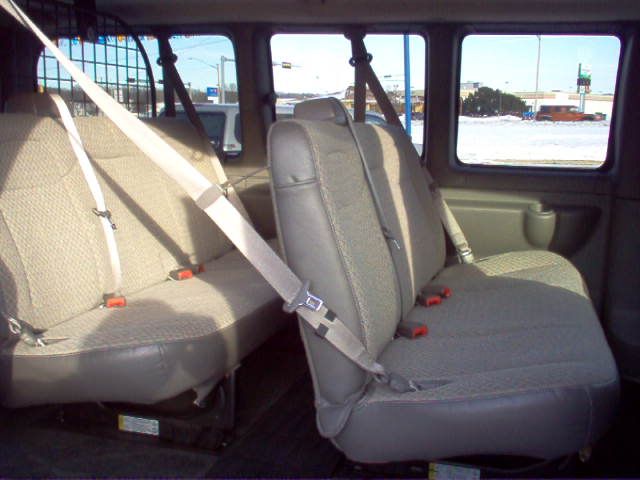 Chevrolet Express 2011 photo 2