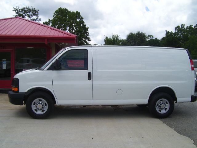 Chevrolet Express 2011 photo 1