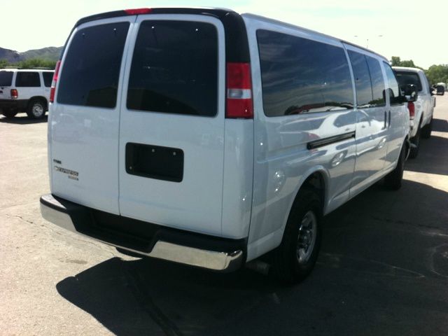 Chevrolet Express 2011 photo 1