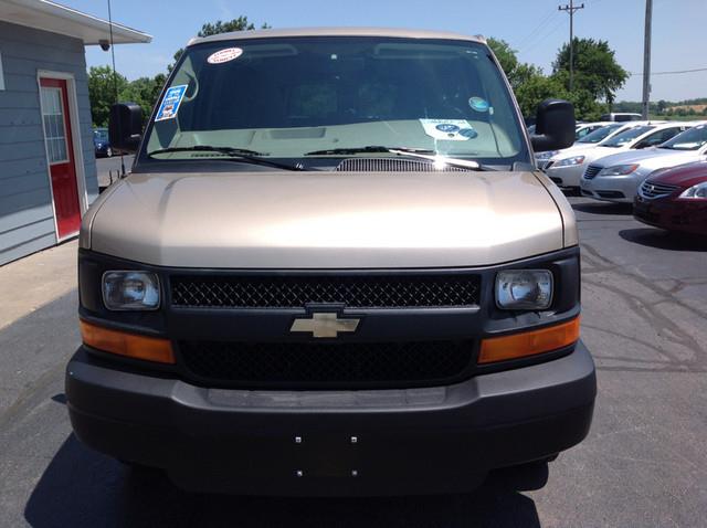 Chevrolet Express 2011 photo 1