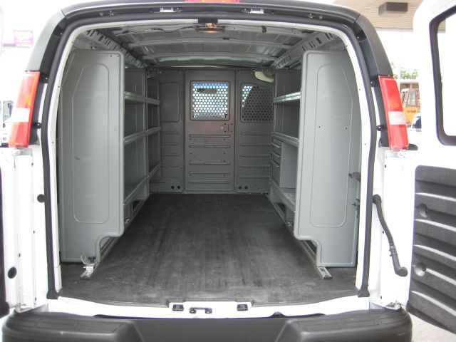 Chevrolet Express 2011 photo 1