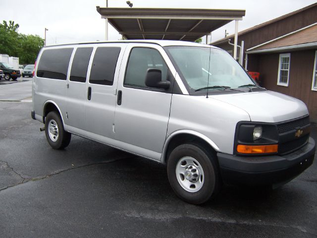 Chevrolet Express 2011 photo 9