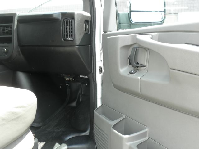 Chevrolet Express 2011 photo 1