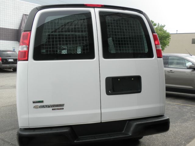 Chevrolet Express 2011 photo 6