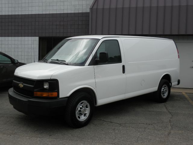 Chevrolet Express 2011 photo 7