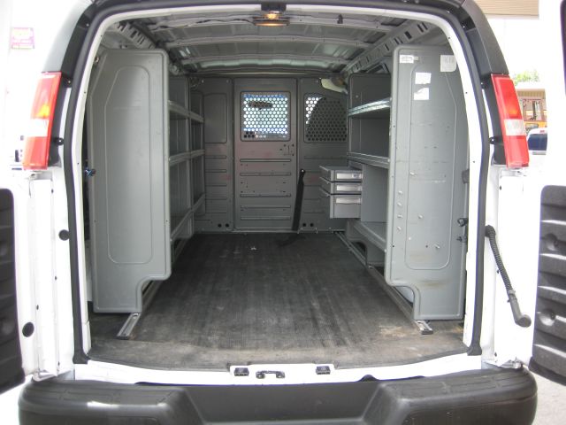 Chevrolet Express 2011 photo 4