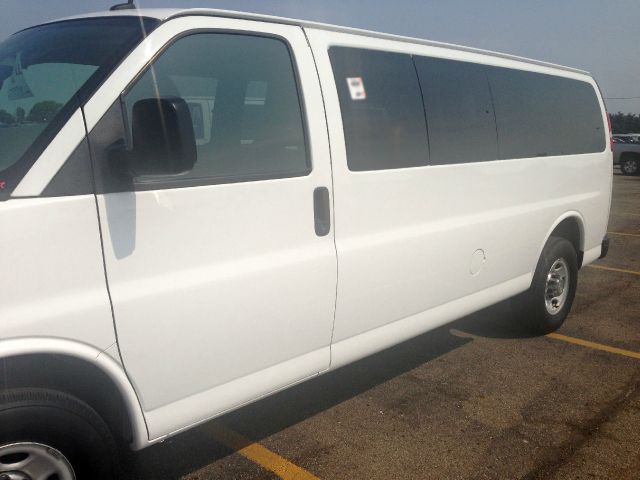 Chevrolet Express 2012 photo 2