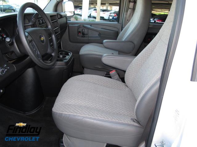 Chevrolet Express 2012 photo 2