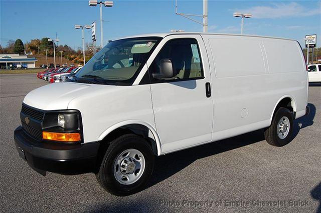 Chevrolet Express V6 5-speed AT With Navigation System Passenger Van