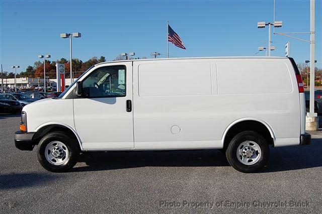 Chevrolet Express 2012 photo 2