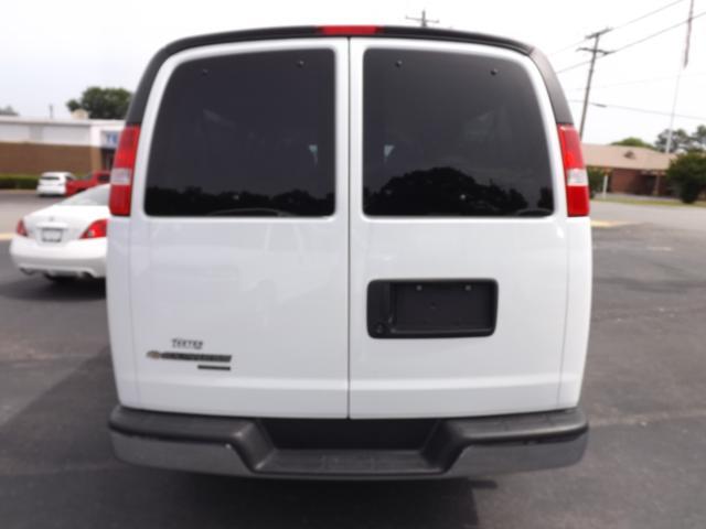 Chevrolet Express 2012 photo 1