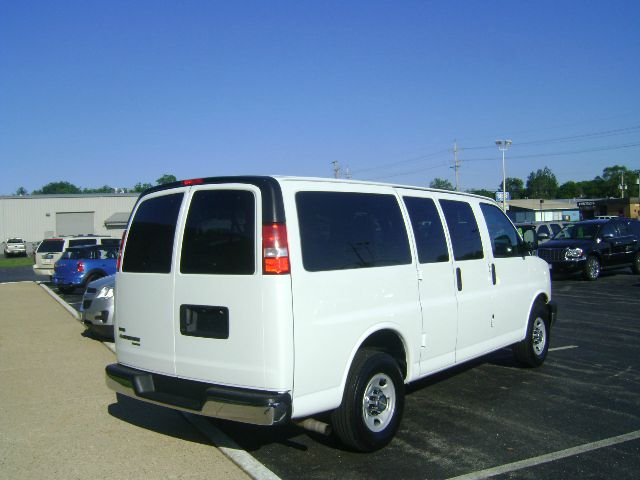 Chevrolet Express C300 Sedan Passenger Van