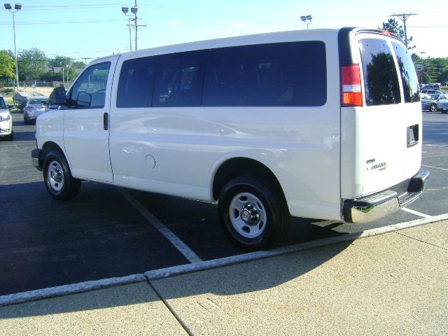 Chevrolet Express 2012 photo 1