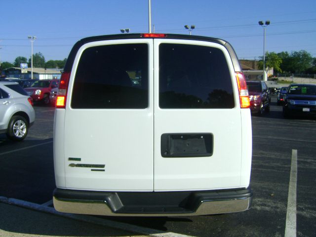 Chevrolet Express 2012 photo 4