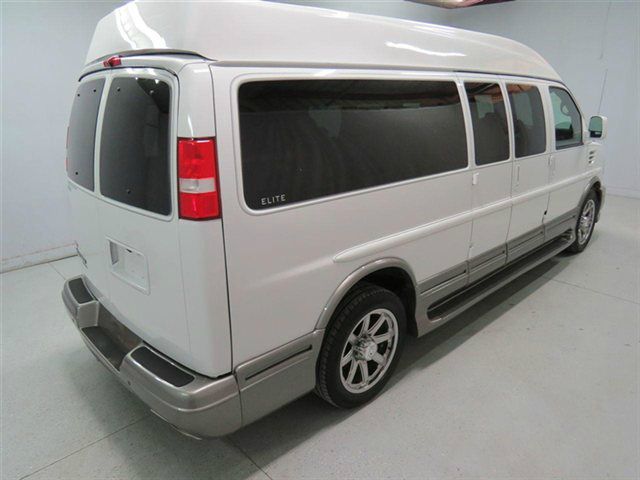 Chevrolet Express 4X4 , Sunroof Conversion Van