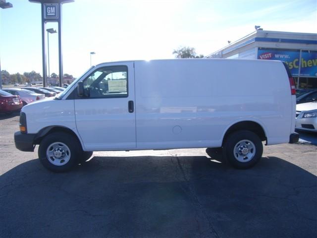 Chevrolet Express 2012 photo 1