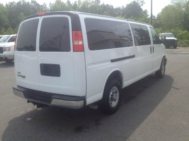 Chevrolet Express 2012 photo 9