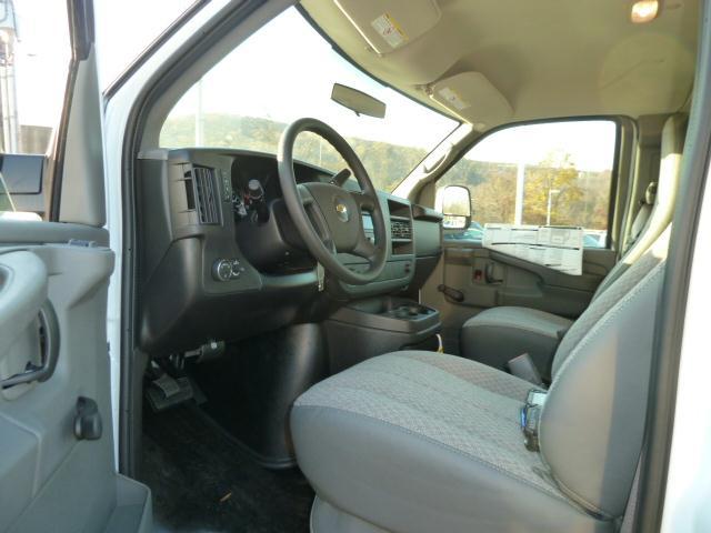 Chevrolet Express 2012 photo 2