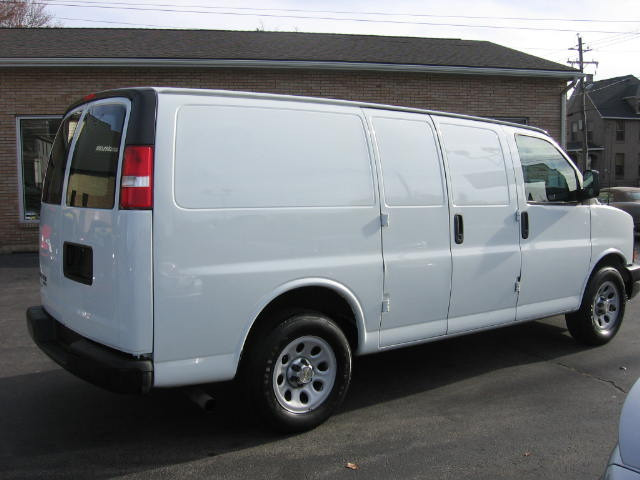 Chevrolet Express 2012 photo 1