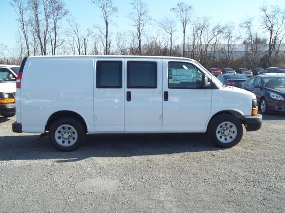 Chevrolet Express 2013 photo 2