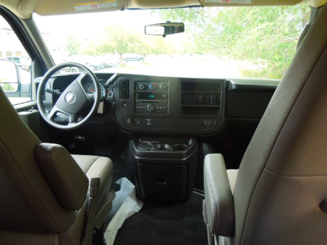 Chevrolet Express 2013 photo 1