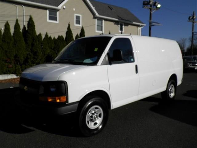 Chevrolet Express 2013 photo 2