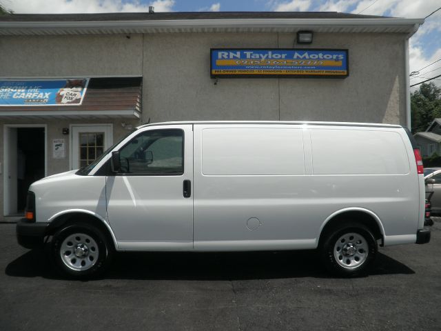 Chevrolet Express 750i 4dr Sdn Passenger Van