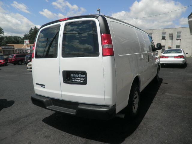 Chevrolet Express 2013 photo 1