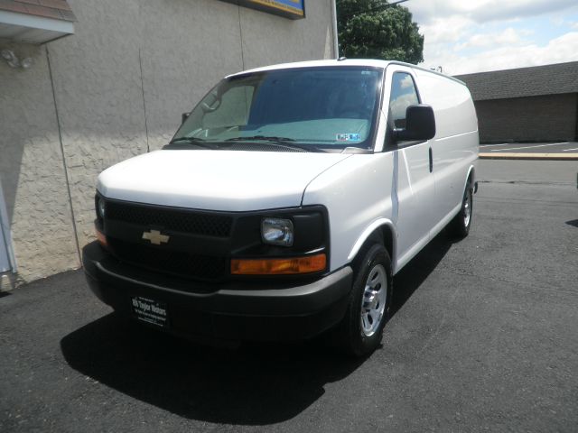 Chevrolet Express 2013 photo 2