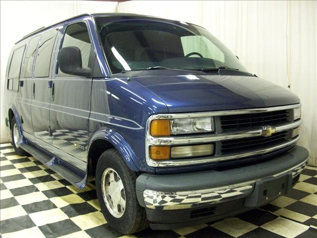 Chevrolet G10 1996 photo 2