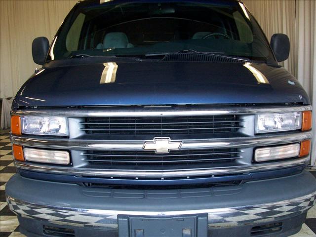 Chevrolet G10 1996 photo 4