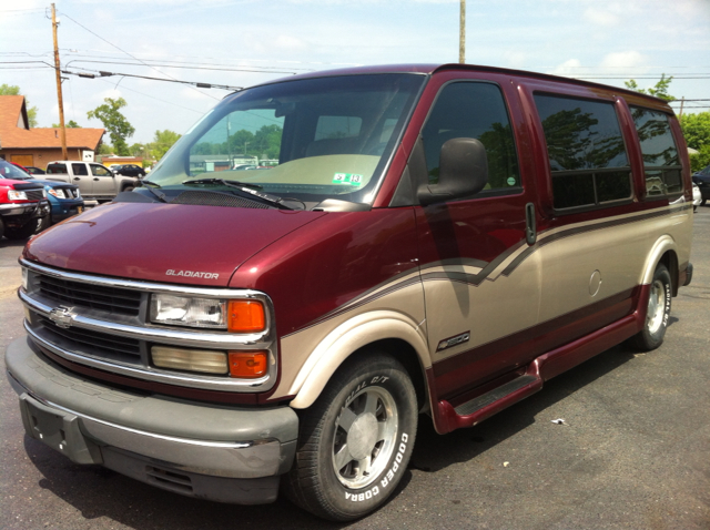 Chevrolet G1500 1997 photo 1