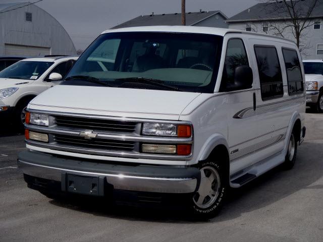 Chevrolet G1500 GLS 3.5L 2WD Passenger Van