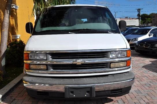 Chevrolet G1500 1998 photo 2