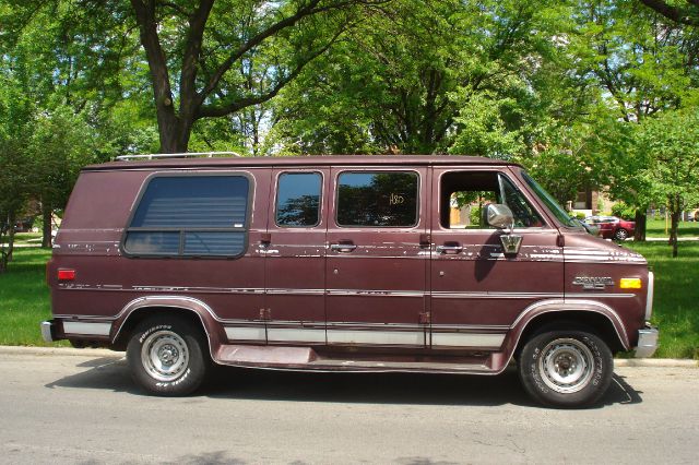 Chevrolet G20 1992 photo 2