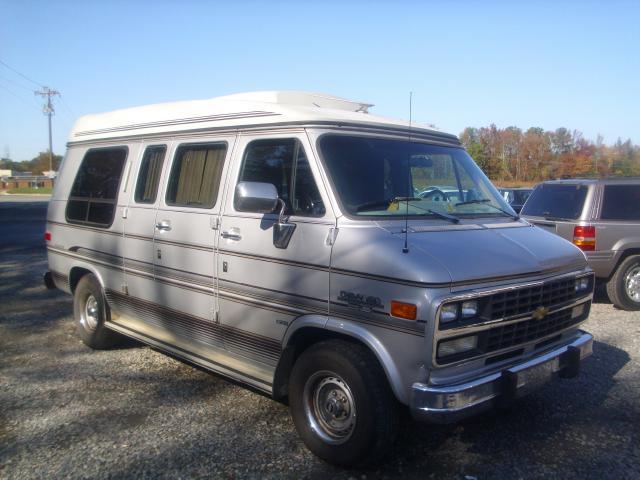 Chevrolet G20 Eddie Bauer 6.0L Passenger Van