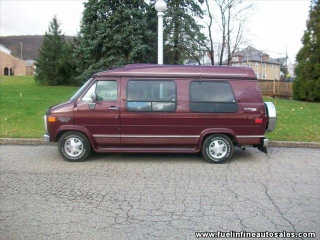 Chevrolet G20 Eddie Bauer 6.0L Passenger Van