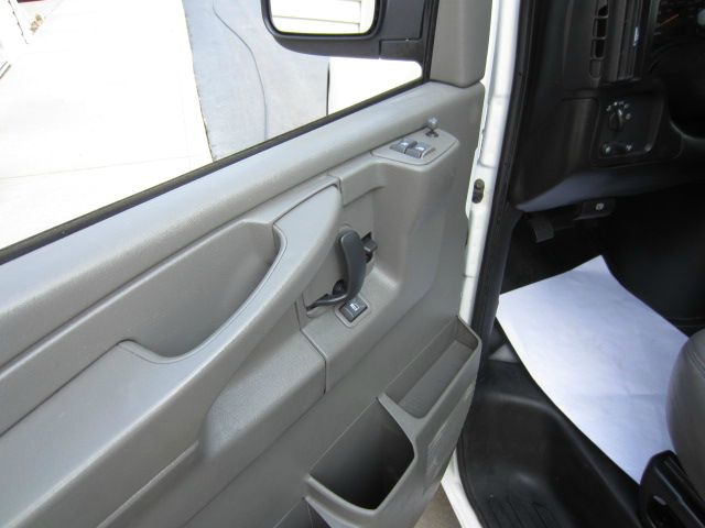 Chevrolet G2500 2007 photo 23