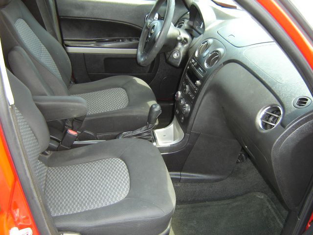 Chevrolet HHR 4dr Sdn I4 CVT 2.5 Sedan SUV