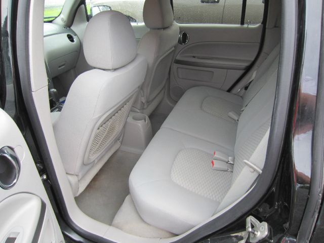 Chevrolet HHR 4dr Sdn I4 CVT 2.5 Sedan SUV