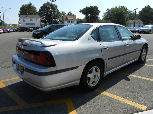 Chevrolet Impala 2000 photo 3