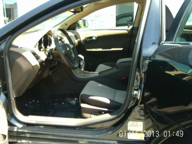 Chevrolet Impala 2010 photo 2