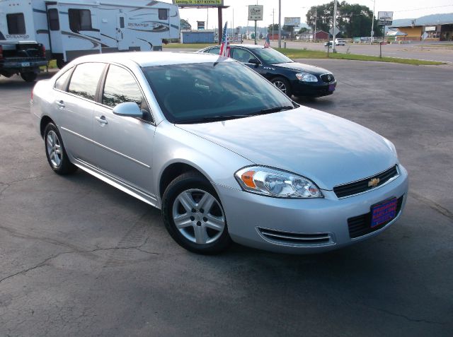 Chevrolet Impala 2010 photo 2