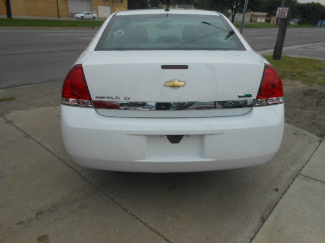 Chevrolet Impala 2010 photo 2