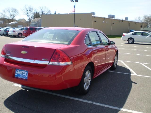 Chevrolet Impala 2010 photo 3