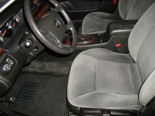 Chevrolet Impala 2010 photo 2